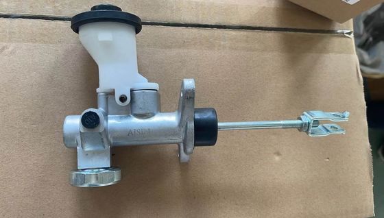 3141060590 NOUVEAU 31410-60590 CLUTCH MASTER CYLINDER pour le LAND CRUISER 100 Série 31410-60590 pour le LAND CRUISER 100 1998-2007 HZJ10