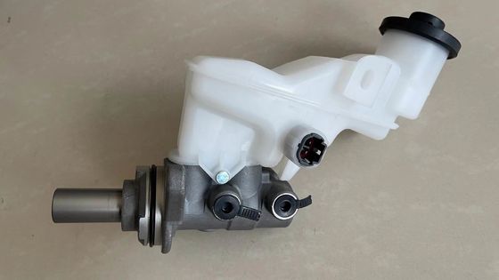 47201-0D390 1 Pc/ensemble sous-ensemble du cylindre maître frein 47201-0D390 472010D390 cylindre maître embrayage frein avant 47201-0d390 FITS TOYOTA