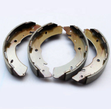 Isuzu D-Max Mitsubishi L200 souliers de frein à tambour 4600A447 8-97947-802-0