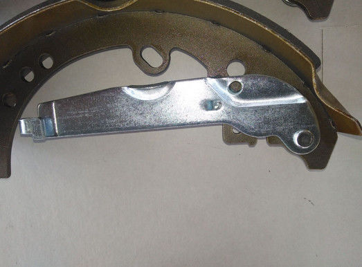Remplacement FN2809 de sabots de frein de tambour de Fortuner 04495-OK070