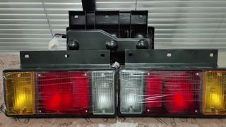 4JB1 8-94178619-0 Lampe combinée arrière NPR NHR 100P